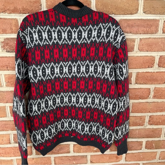 Knit crewneck winter sweater. Made in Switzerland by John Wanamaker - Picture 7 of 8